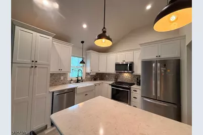8 Cold Spring Dr, Vernon, NJ 07422 - Photo 10