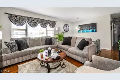 8 Kennedy Dr, Fairfield, NJ 07004 - Photo 2