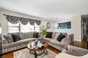 8 Kennedy Dr, Fairfield, NJ 07004 - Photo 2