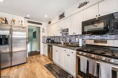 8 Kennedy Dr, Fairfield, NJ 07004 - Photo 10