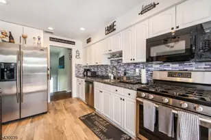 8 Kennedy Dr, Fairfield, NJ 07004 - Photo 10