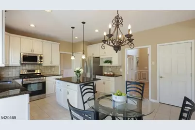 2 Raddel Ct, Hillsborough Township, NJ 08844 - Photo 12