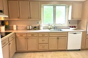 156 Goltra Dr, Bernards Township, NJ 07920 - Photo 4
