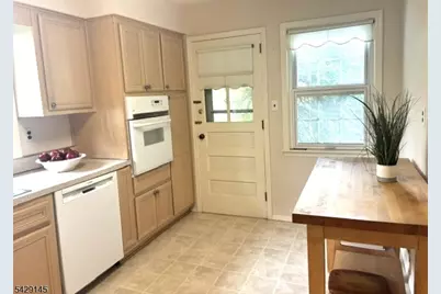 156 Goltra Dr, Bernards Township, NJ 07920 - Photo 6
