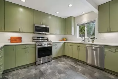 289 Western Dr S., South Orange, NJ 07079 - Photo 12