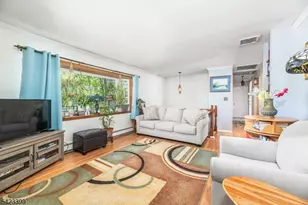 31 Lounsberry Hollow Rd, Vernon, NJ 07461 - Photo 8