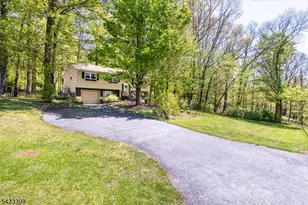31 Lounsberry Hollow Rd, Vernon, NJ 07461 - Photo 4