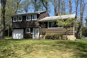 56 Fairway Dr, East Hanover Township, NJ 07936 - Photo 2
