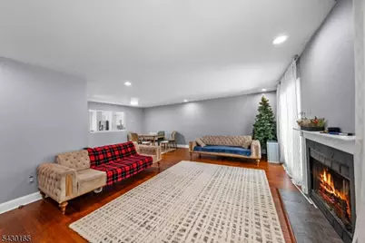 34 Hillsborough Ct, Rockaway Township, NJ 07866 - Photo 10