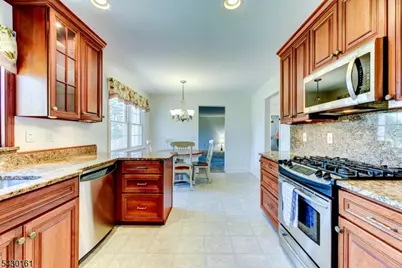 445 Brookview Ct, Branchburg Township, NJ 08876 - Photo 10