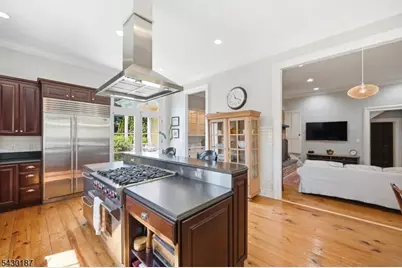 21 Franklin Pl, Morristown, NJ 07960 - Photo 12