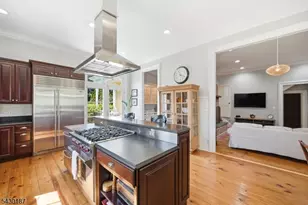 21 Franklin Pl, Morristown, NJ 07960 - Photo 12