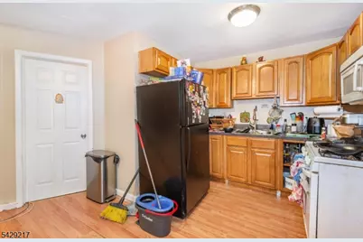 223 Martin Luther King Jr Dr, Jersey City, NJ 07305 - Photo 34