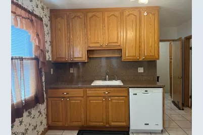 72 Baldwin Pl #2, Bloomfield, NJ 07003 - Photo 2