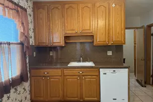 72 Baldwin Pl, Bloomfield, NJ 07003 - Photo 2