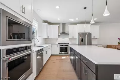 1 Periwinkle Ln, Warren Township, NJ 07059 - Photo 6