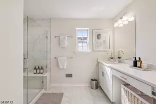 1 Periwinkle Ln, Warren Township, NJ 07059 - Photo 16