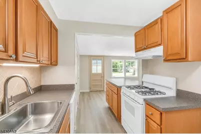26 Park Ter, Cranford Township, NJ 07016 - Photo 12