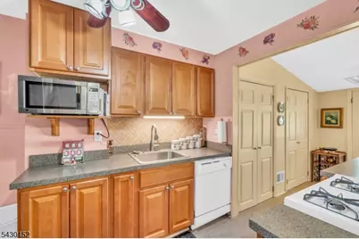 26 Park Ter, Cranford Township, NJ 07016 - Photo 6