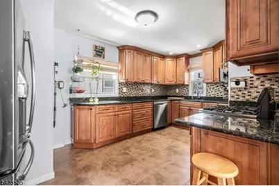 333 Amon Ter, Linden, NJ 07036 - Photo 8