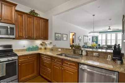 6102 Veterans Dr #102, Rockaway Township, NJ 07885 - Photo 6
