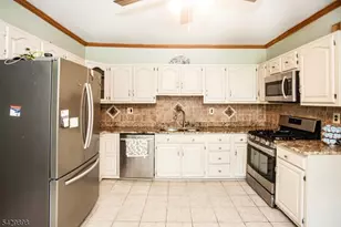 54 N 13th St, Hawthorne, NJ 07506 - Photo 2