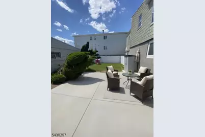 402 Cliff St, Fairview, NJ 07022 - Photo 10