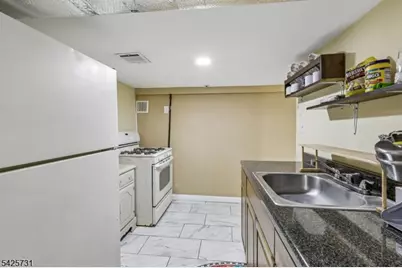 296 Montclair Ave, Newark, NJ 07104 - Photo 30