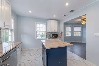 14 Grove Ter #2, Montclair, NJ 07042 - Photo 10