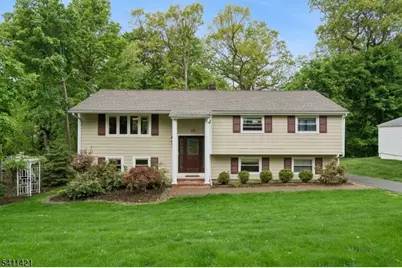 60 Edgemere Rd, Livingston, NJ 07039 - Photo 2