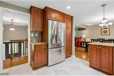 60 Edgemere Rd, Livingston, NJ 07039 - Photo 10