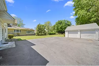 35 Mulder Ln, Midland Park, NJ 07432 - Photo 14