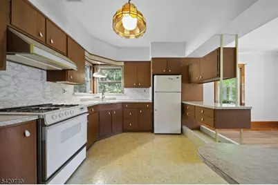 35 Mulder Ln, Midland Park, NJ 07432 - Photo 10