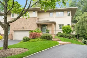 22 Fox Run Rd, Allendale, NJ 07401 - Photo 1