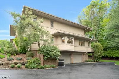22 Fox Run Rd, Allendale, NJ 07401 - Photo 2