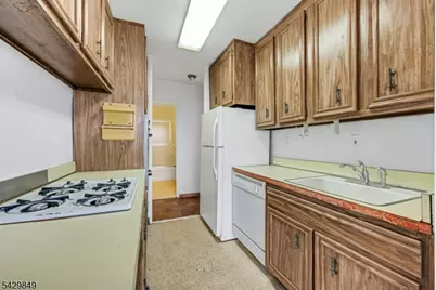 2077 Center Ave, Fort Lee, NJ 07024 - Photo 8