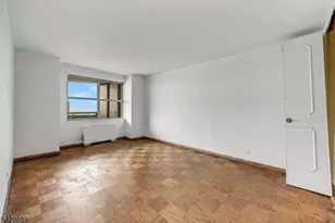 2077 Center Ave, Fort Lee, NJ 07024 - Photo 12