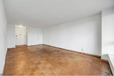 2077 Center Ave, Fort Lee, NJ 07024 - Photo 4
