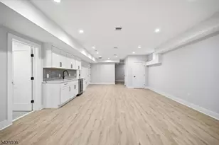 34 Crest View Hill Rd, Livingston, NJ 07039 - Photo 22