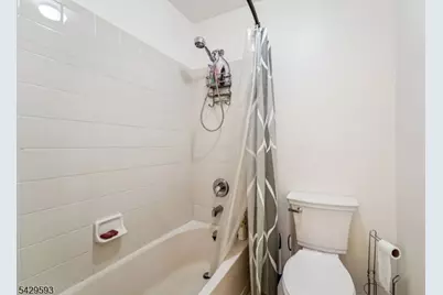 123 Levinberg Ln, Wayne Twp., NJ 07470 - Photo 18