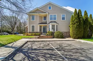 123 Levinberg Ln, Wayne Twp., NJ 07470 - Photo 1