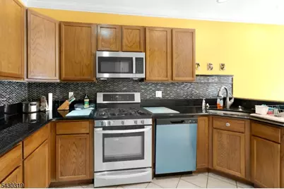 72 Albert Ct, Parsippany, NJ 07054 - Photo 10