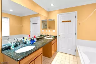 72 Albert Ct, Parsippany, NJ 07054 - Photo 18