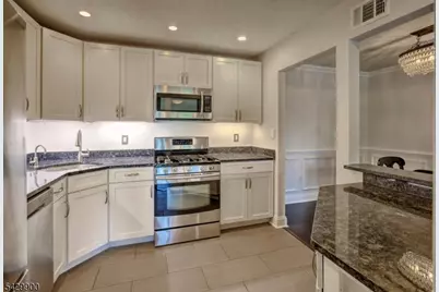 142 Woodward Ln, Bernards Township, NJ 07920 - Photo 4
