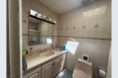 8 Berkeley Ter, Livingston, NJ 07039 - Photo 6