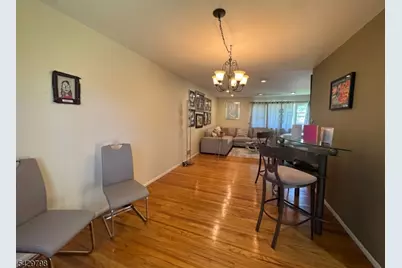 8 Berkeley Ter, Livingston, NJ 07039 - Photo 2