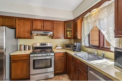 7 Hanover Ave, Warren Township, NJ 07059 - Photo 8