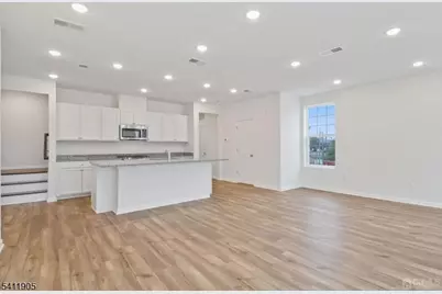 735 Station Rd, Dunellen, NJ 08812 - Photo 4