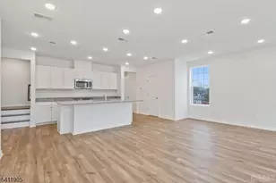 735 Station Rd, Dunellen, NJ 08812 - Photo 4