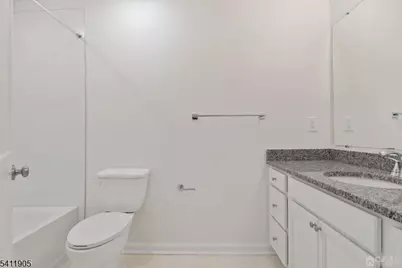 735 Station Rd, Dunellen, NJ 08812 - Photo 16
